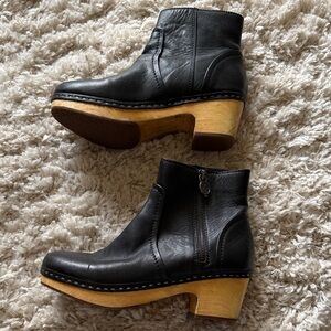 Patricia Nash  Black Leather Ankle Clog Booties